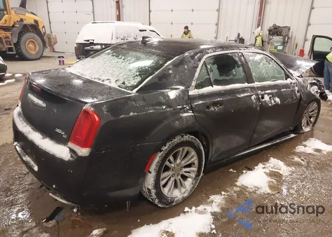 2016 Chrysler 300C z USA, uszkodzony, nr VIN 2C3CCAEG4GH190038